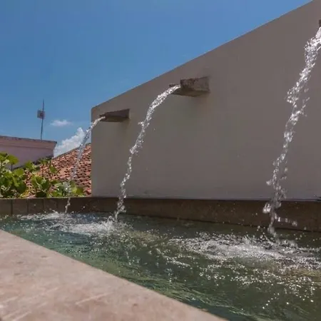 Mansion Colonial Con Piscina En El Centro Historico De *